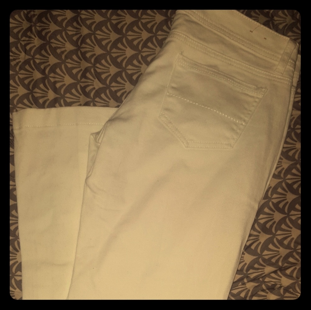 60'S STYLES FLARE LEG~ Junior White ~ Jeans